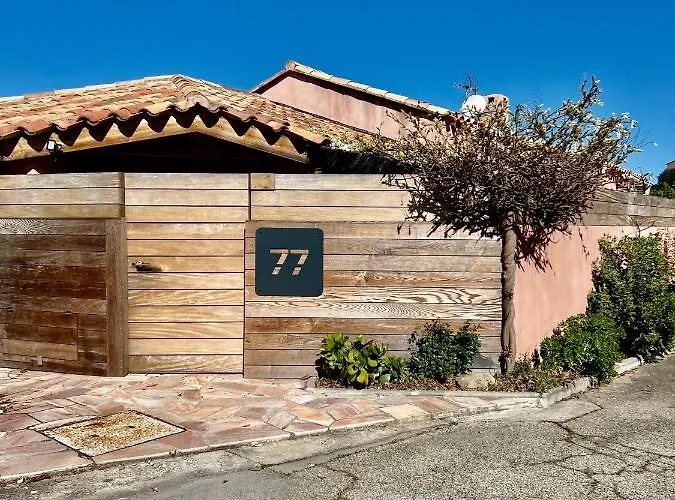 Les Couchants 77 Holiday home *